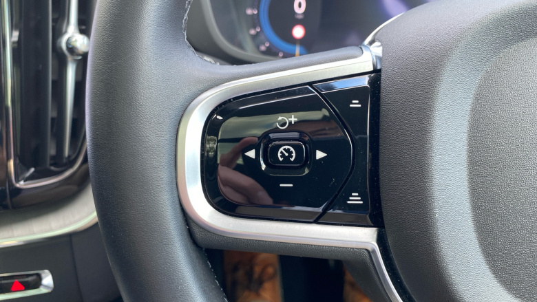 Volvo XC60 2.0 B5P Ultra Dark 5dr AWD Geartronic Petrol Estate